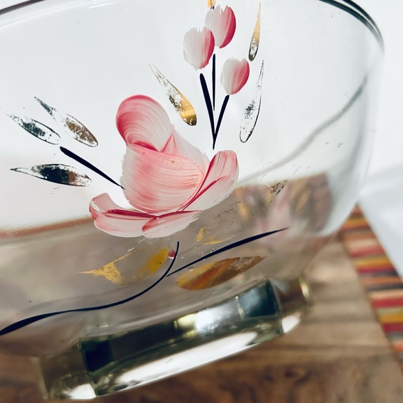 1960's Mid-Century Glass Pink/Gold
Floral Chip & Dip Bowl - Picture 10 of 10